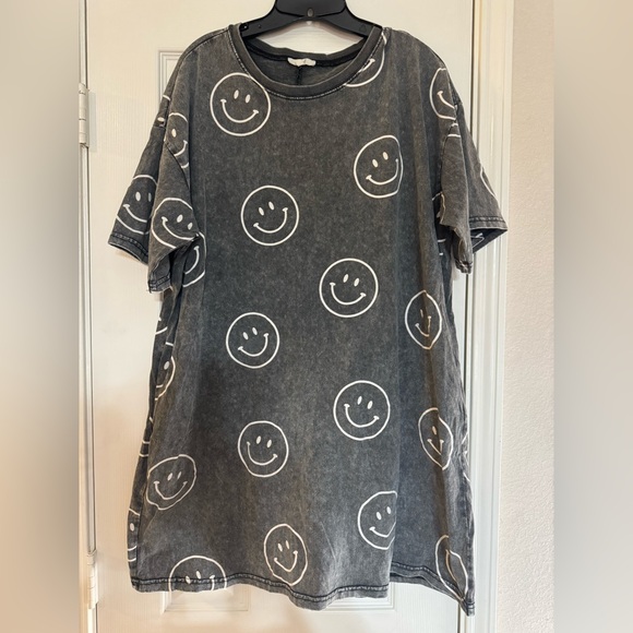 Easel Gray Smiley Face Dress - Picture 1 of 9